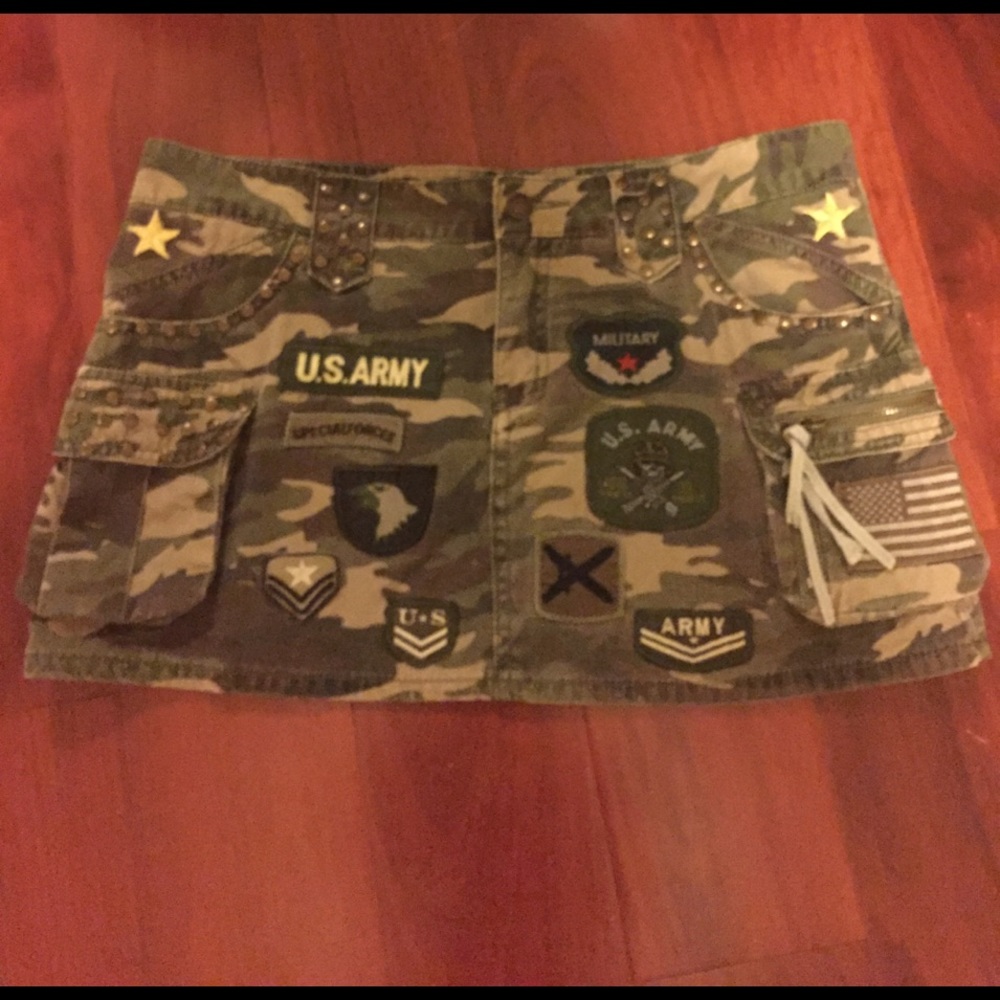 Forever 21 Army Camo Fashion Mini Pocket Skirt